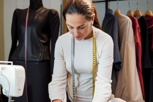 Top 15 Custom Clothing Manufacturers for Startups: 2023's Best Choices