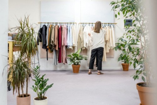 Finding the Right Garment Manufacturers for Your Fashion Business