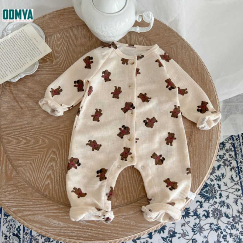 0-3 Years Old Autumn Bear Print Baby Jumpsuit Supplier