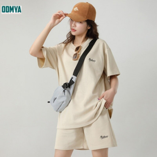 Round neck loose fitting short sleeved fashionable sports two-piece set