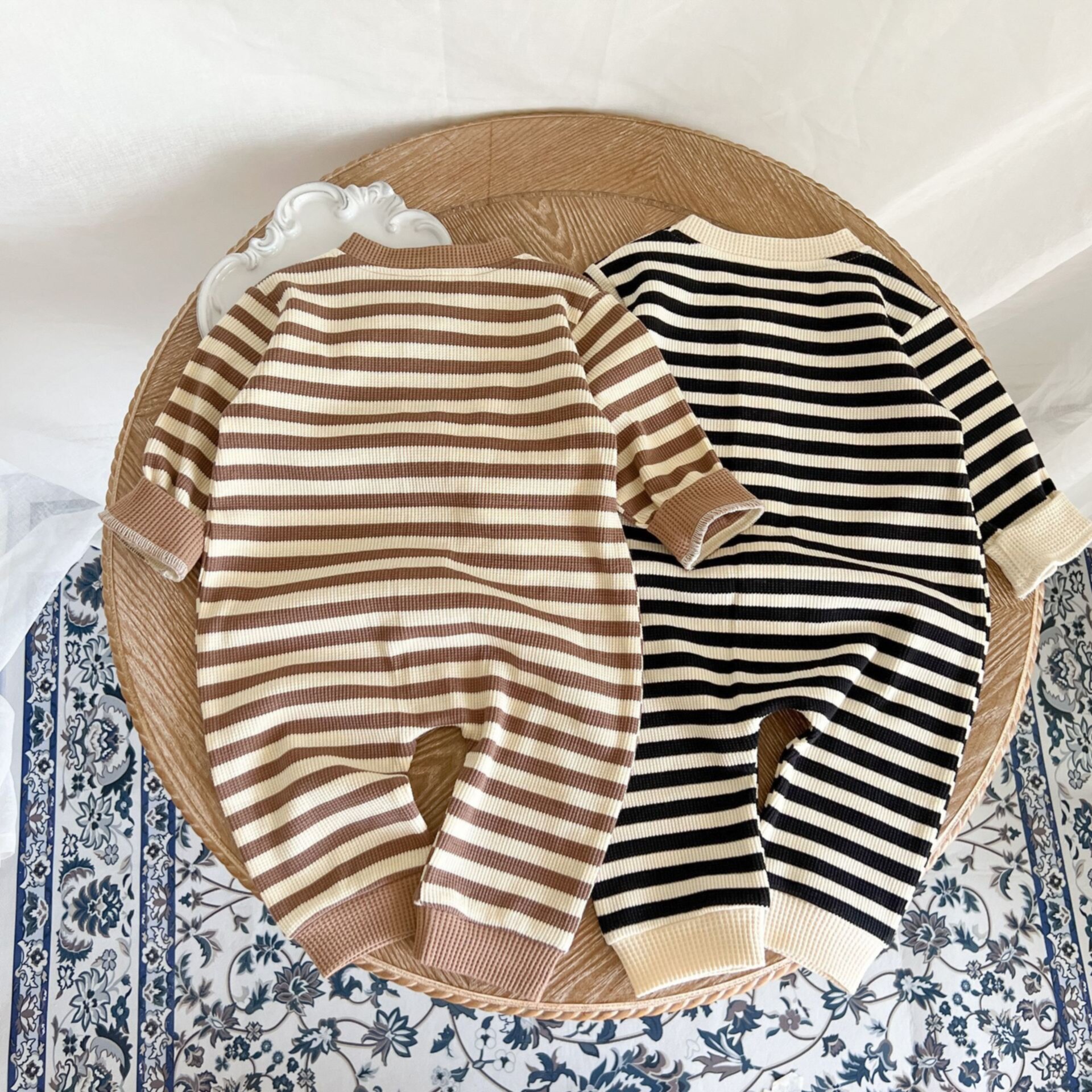 Autumn new striped baby crawling outfits manufacturer