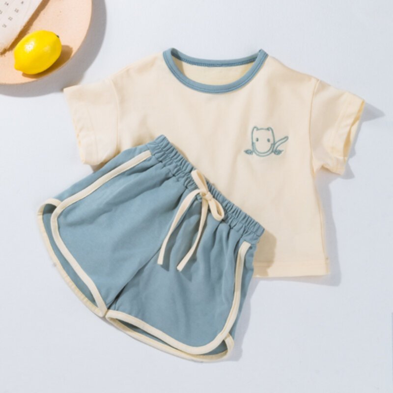 Cute embroidered children's short-sleeve sports suit