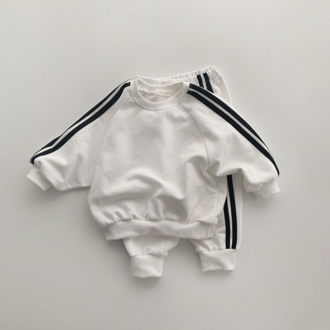 Autumn new children's colorful strip sweater sports suit